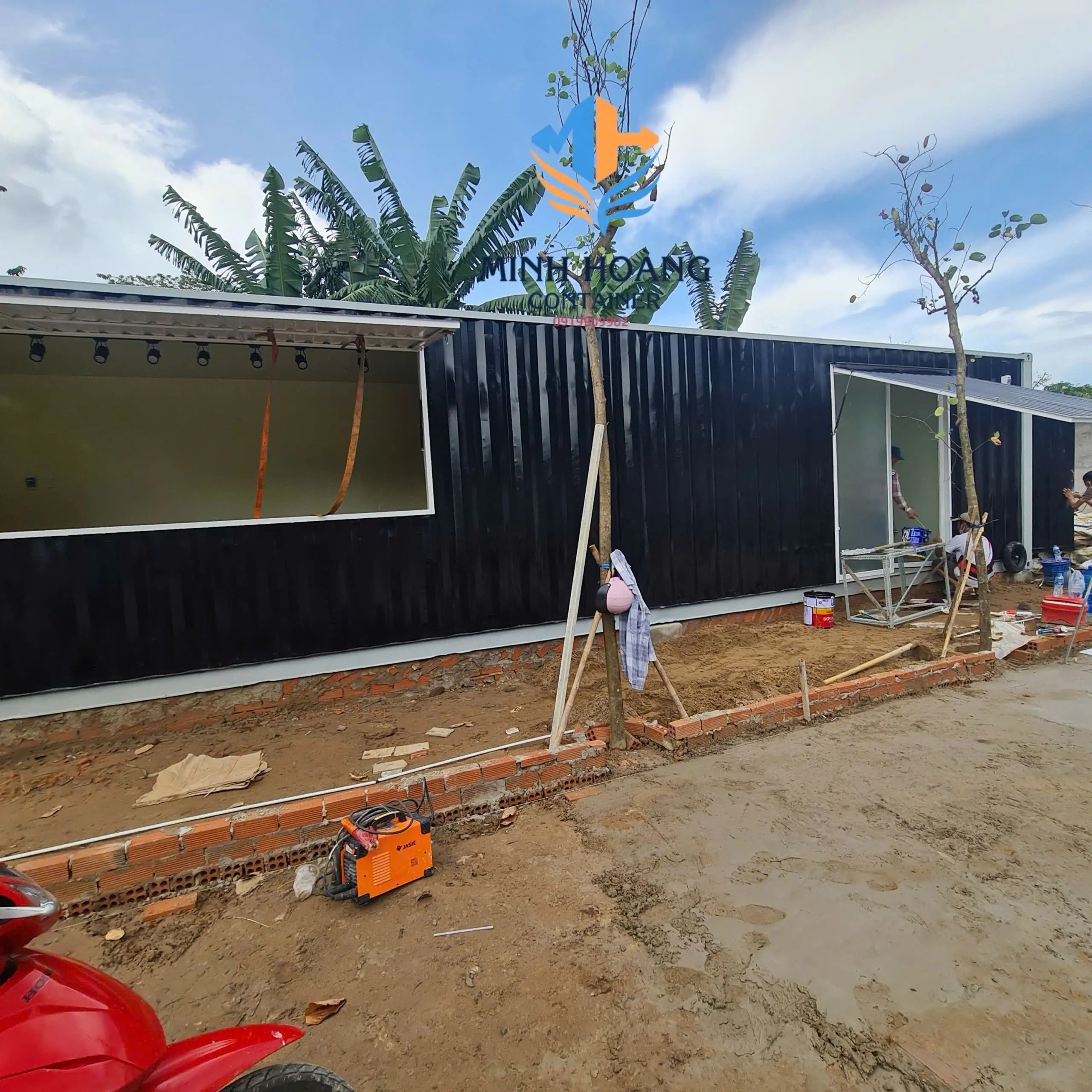 Container Cafe 40 Feet Đen Viền Trắng – Không Gian Kinh Doanh Hiện Đại & Phá Cách